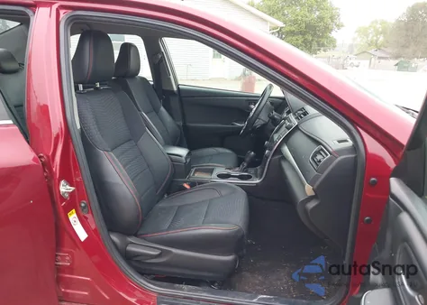 2015 Toyota Camry Se z USA, uszkodzony, nr VIN 4T1BF1FK0FU969459